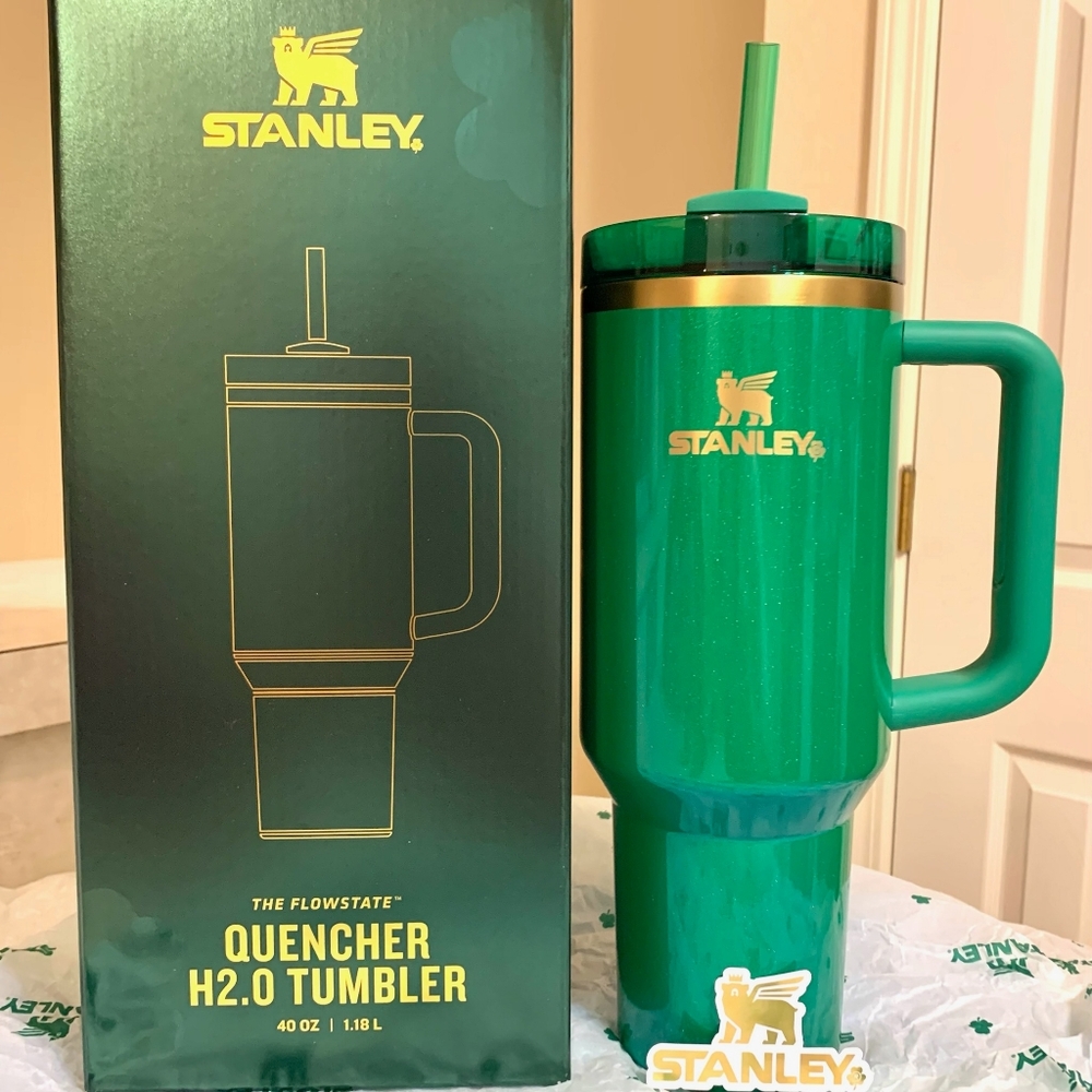 Stanley St Patricks Day Quencher Shamrock Green 40Oz Limited Edition  BRAND NEW